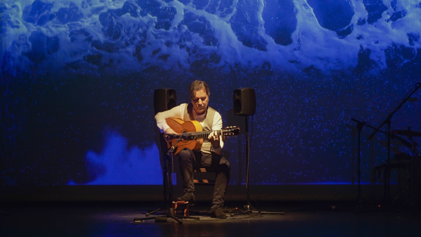 2 cce5c218-b337-491b-ac79-3052f3e807e8